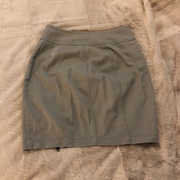 H&M Asymmetrical Skirt - Picture 2 of 4